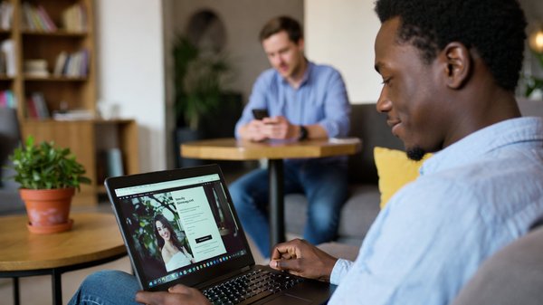 Top 5 plateformes incontournables pour trouver l'amour idéal